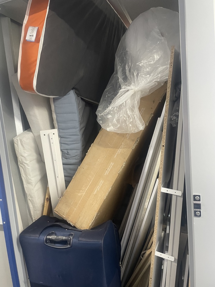 Carshalton Storage auction IB-8318