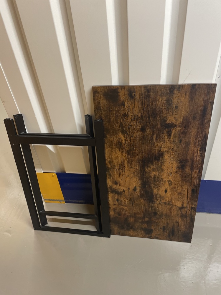 Clapham Storage Unit auction IB-3725