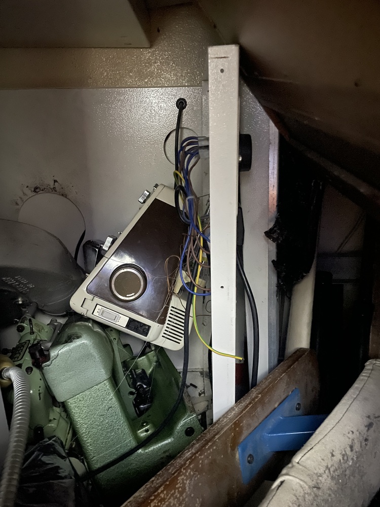 Earls Court Storage auction IB-5358