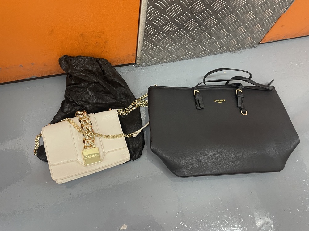 Battersea Park Self storage unit auction IB-3038 13
