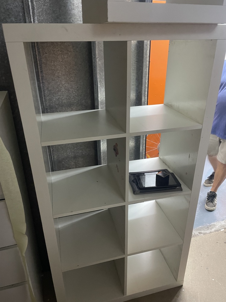 Battersea Park Storage auction IB-6952