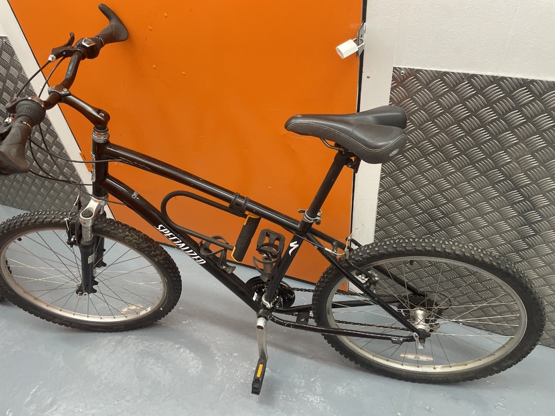 Battersea Park Storage Unit auction IB-6952 12