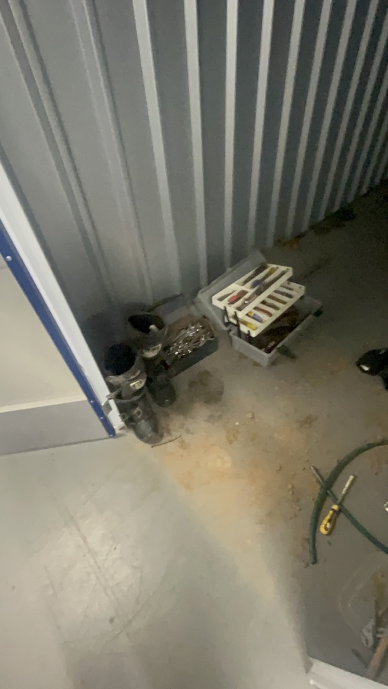 Bristol  Storage Unit auction IB-3317