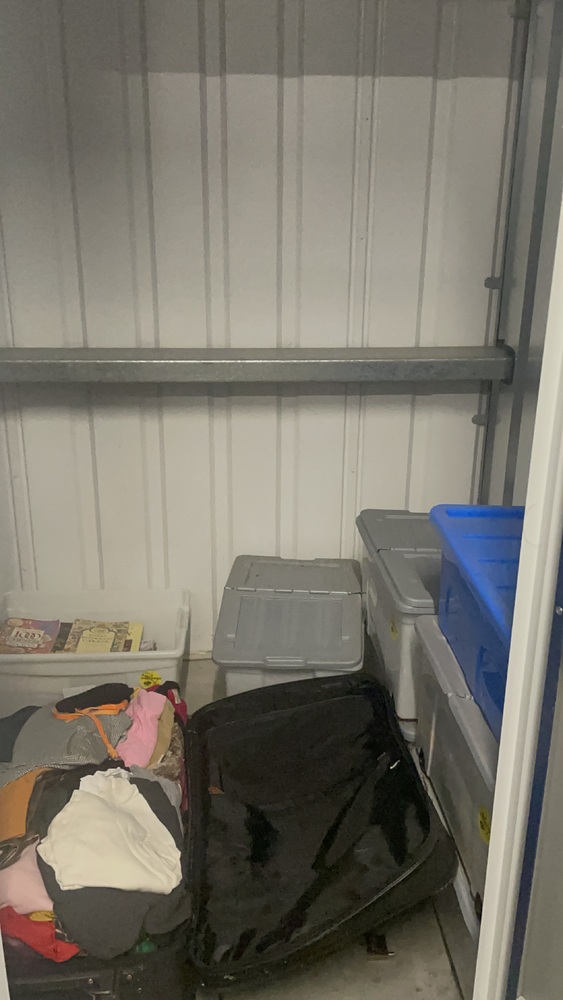 Battersea Storage Unit auction IB-2771