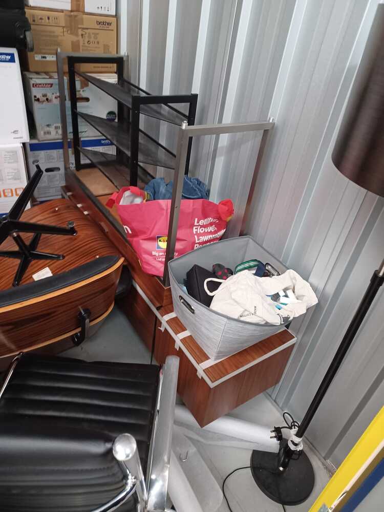 LIVERPOOL Self storage facility auction IB-5656