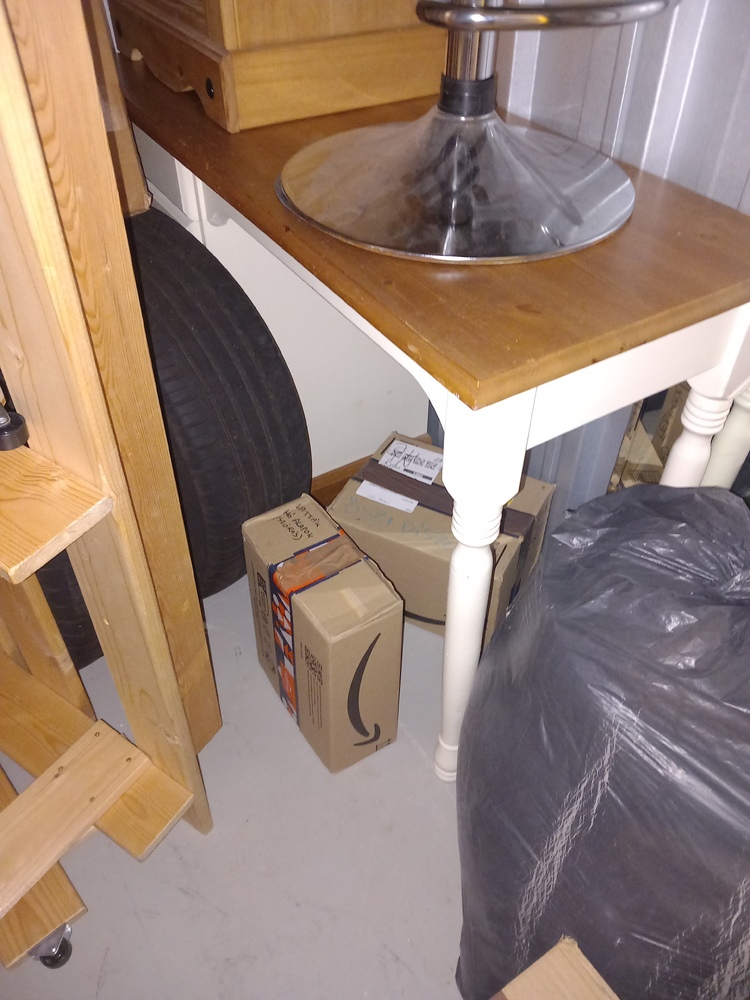 Storage King Maidstone Self storage auction IB-8185