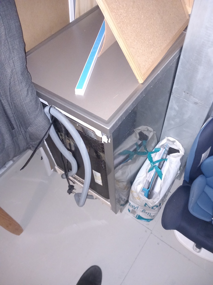 Storage King Maidstone Self storage unit auction IB-8185 13