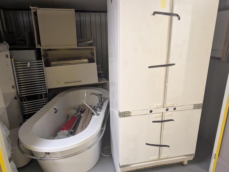Chiswick storage facility unit auction IB-5509