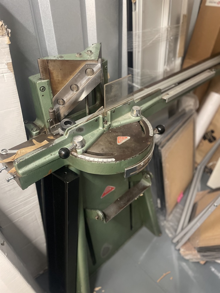 Charlton Self storage unit auction IB-7117