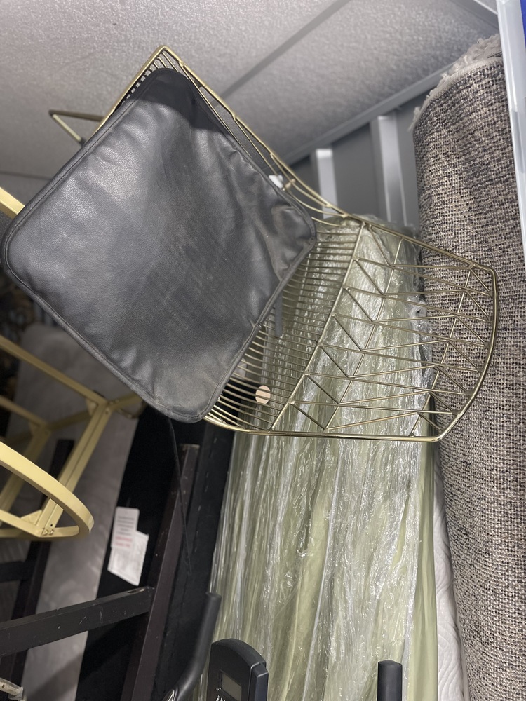 Bow storage facility unit auction IB-1221
