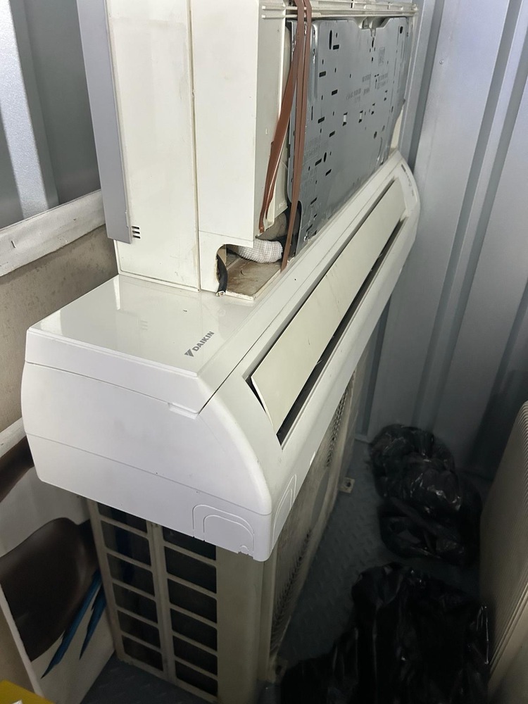 Bow Storage auction IB-8537 20