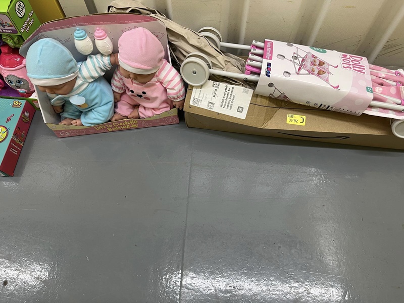 Preston Storage Unit auction IB-1395 22