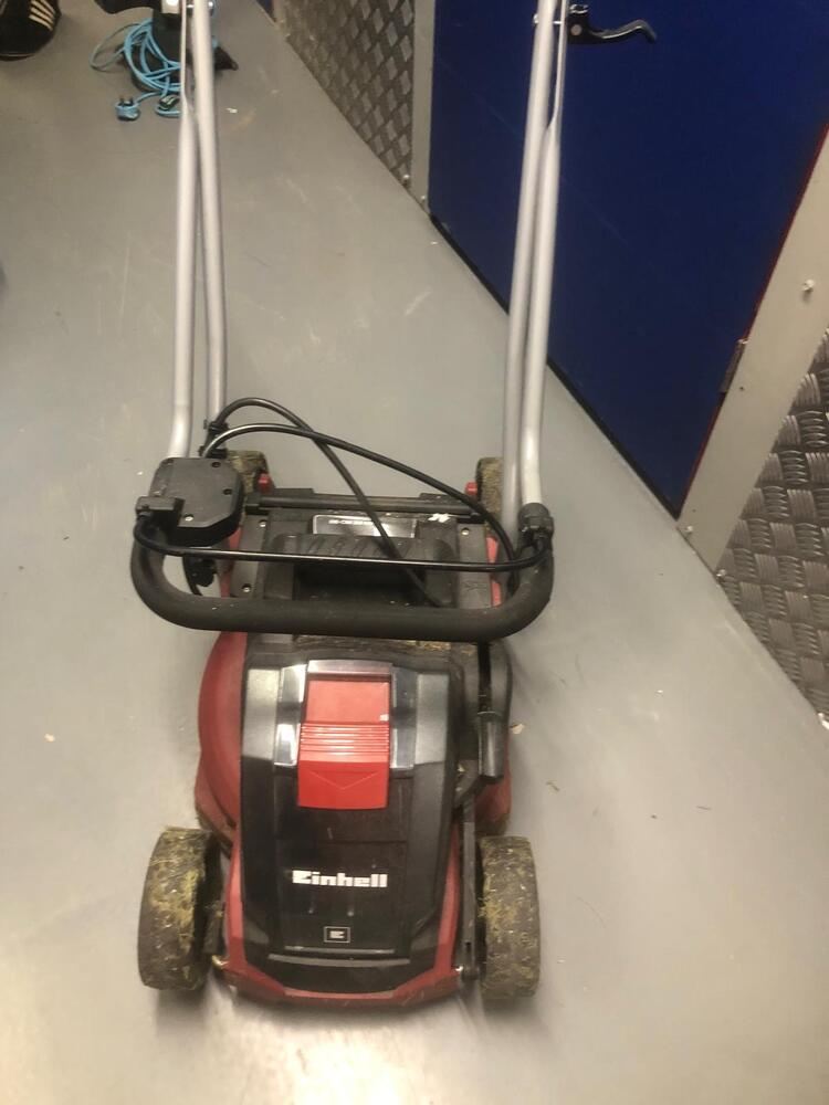 Orpington Self storage auction IB-4299