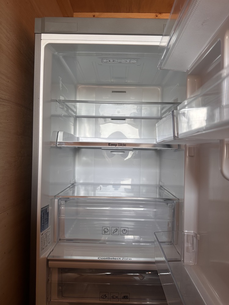 Swift Storage storage facility unit auction IB-1077