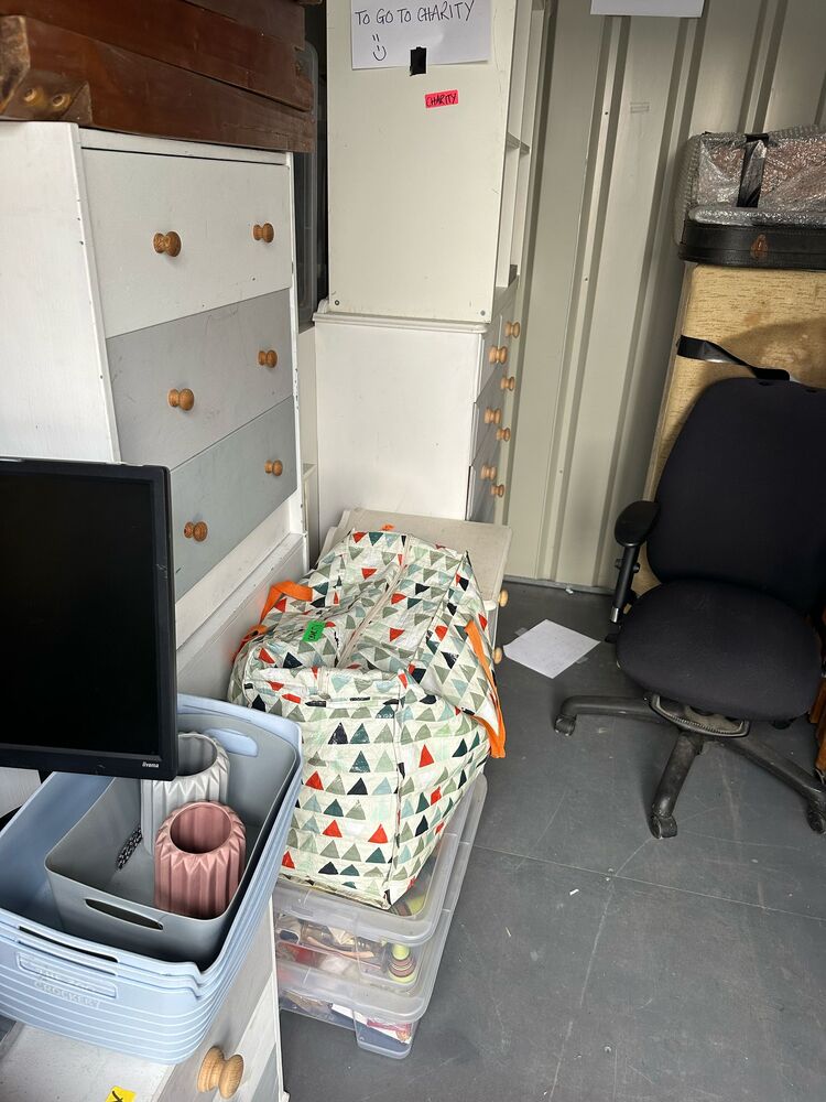 Redruth Storage Unit auction IB-1147