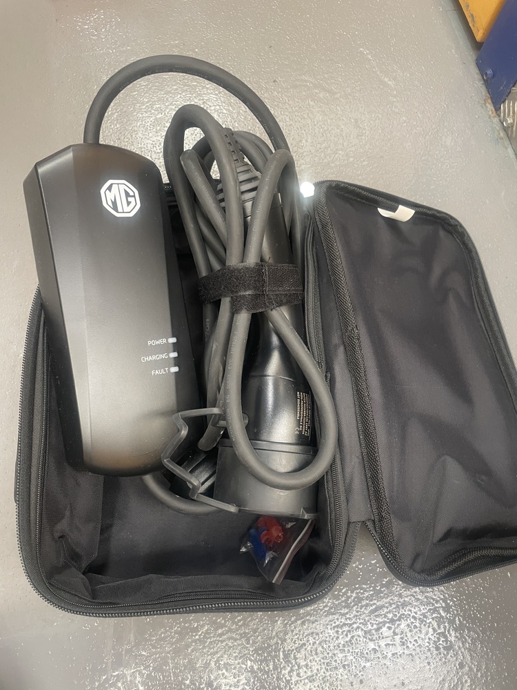Chingford storage facility unit auction IB-6789 16