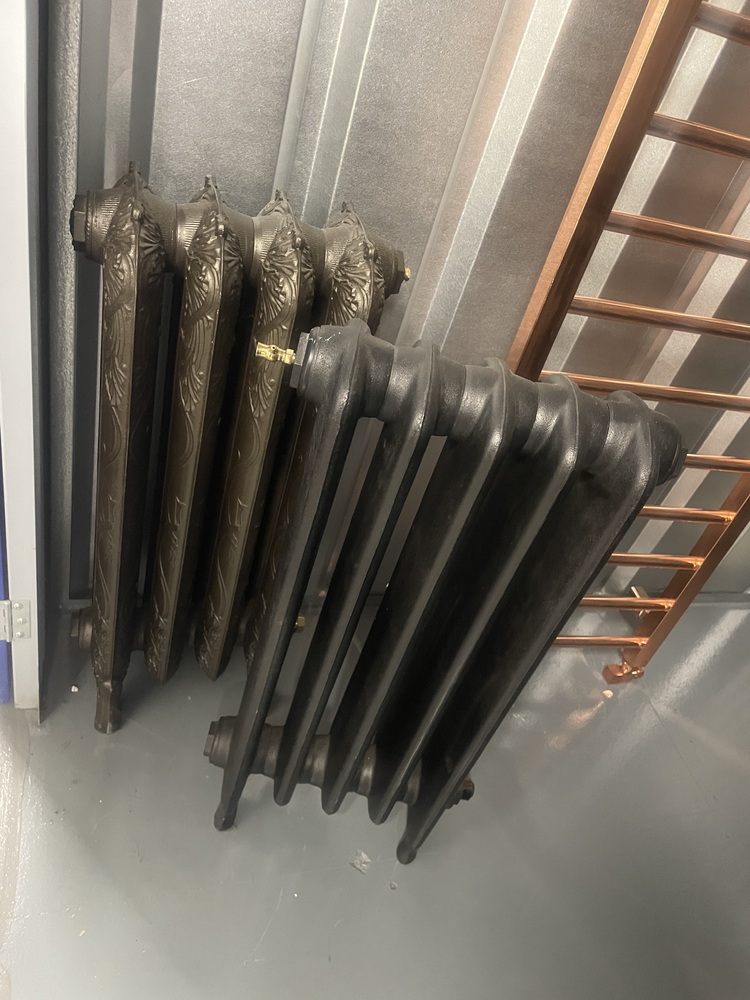 New Southgate (Bounds Green) storage facility unit auction IB-3852