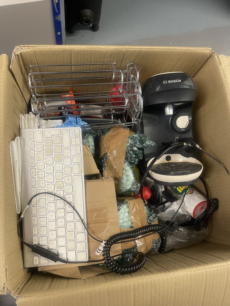 New Southgate (Bounds Green) storage facility unit auction IB-3852 16
