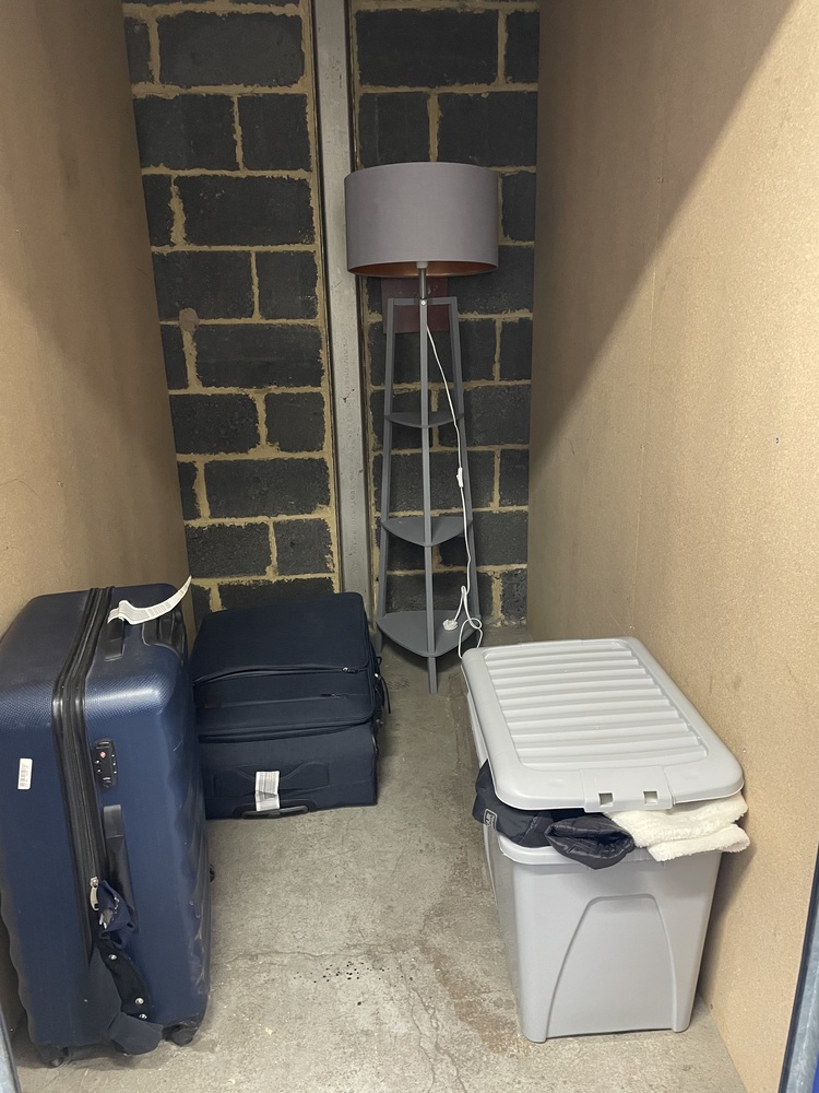 Wimbledon Self storage unit auction IB-6358