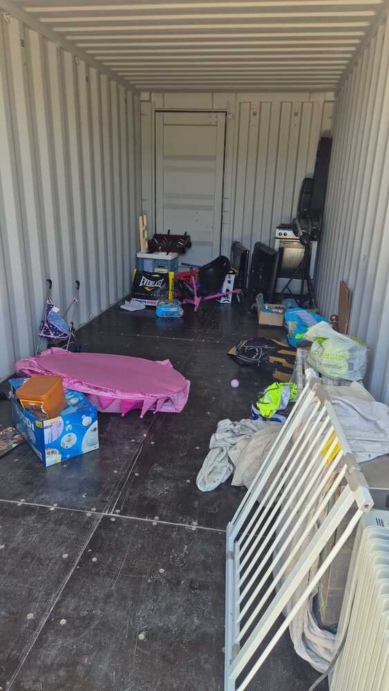 SCA Sheffield Self storage auction IB-3579