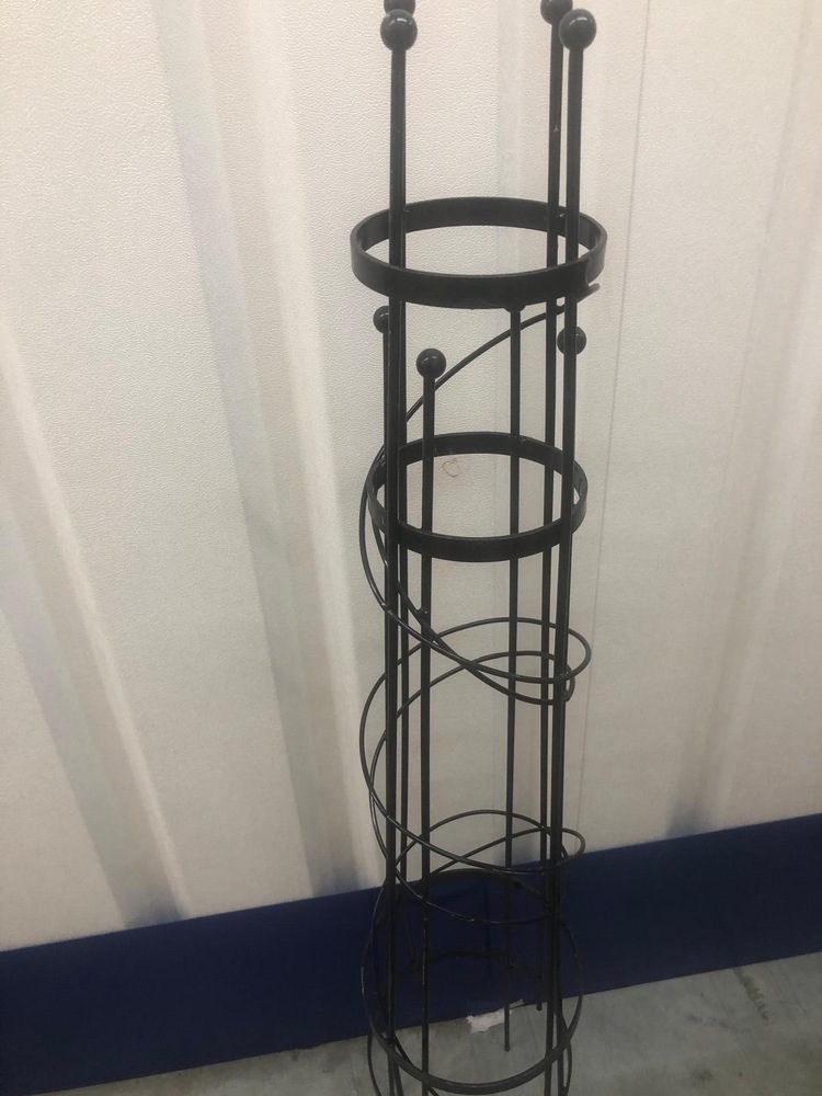Guildford Storage Unit auction IB-5159