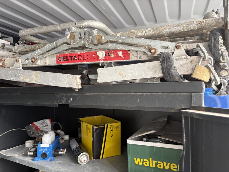 Aylesbury Storage Unit auction IB-6220 12