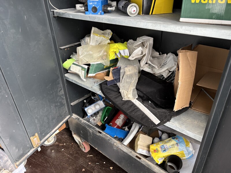 Aylesbury Self storage unit auction IB-6220 13