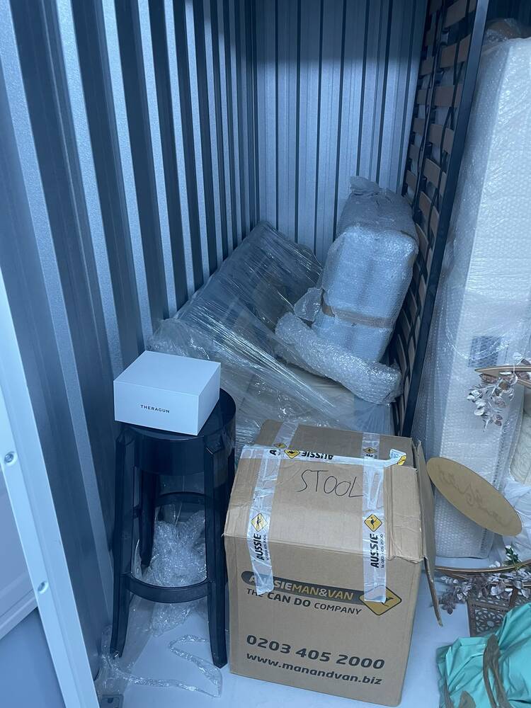 Fulham Self storage unit auction IB-7831