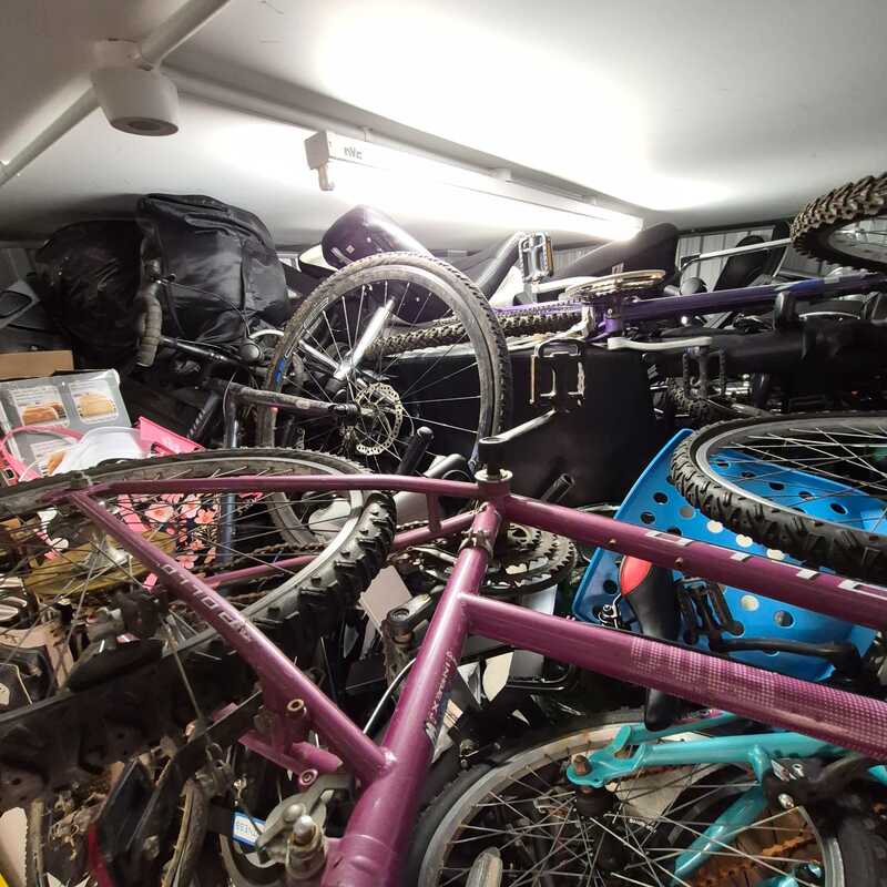 Paisley Self storage auction IB-7194