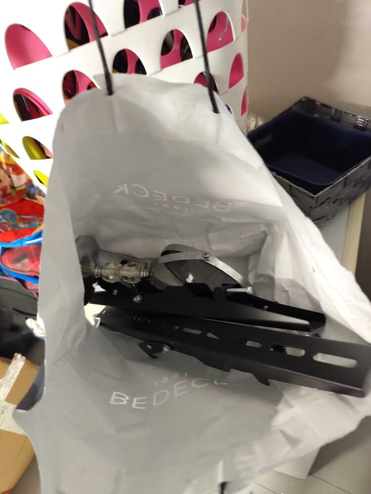 LEEDS Storage auction IB-3324