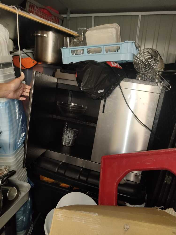 BLACKBURN Storage Unit auction IB-4026 12