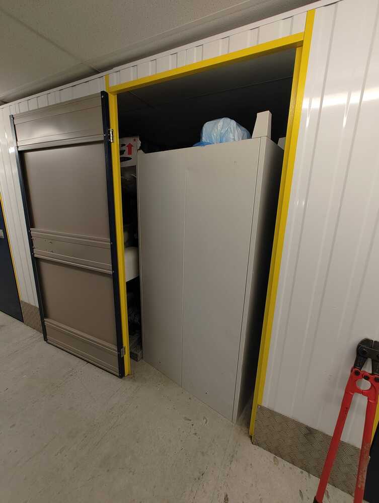 BLACKBURN Self storage auction IB-4026 14