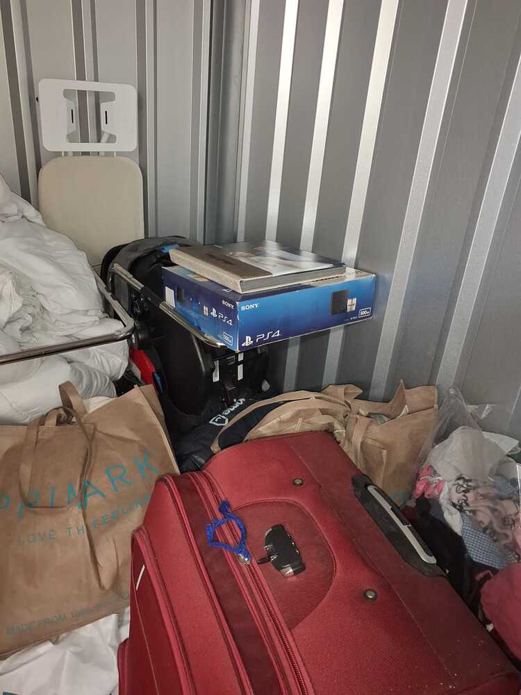 Stoke On Trent Self storage unit auction IB-9558