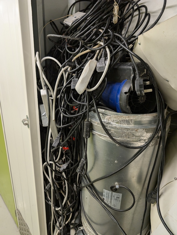 StorageMart Newhaven Self storage auction IB-5008