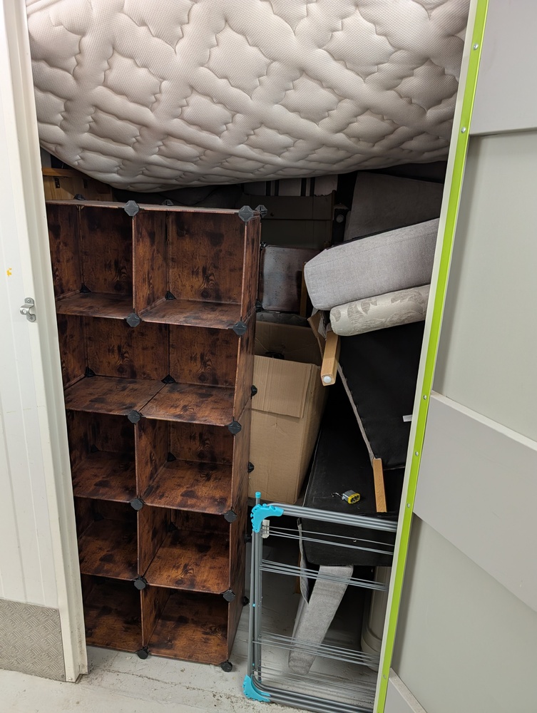 StorageMart Newhaven Storage Unit auction IB-3521