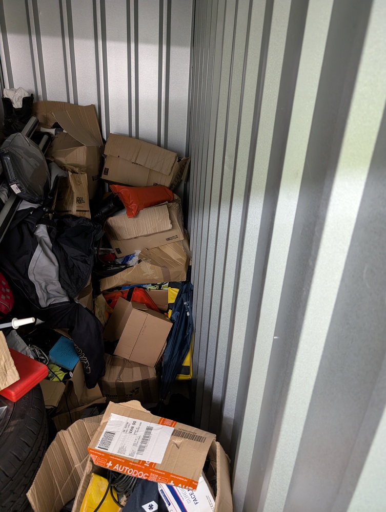 StorageMart Newhaven Self storage auction IB-9284