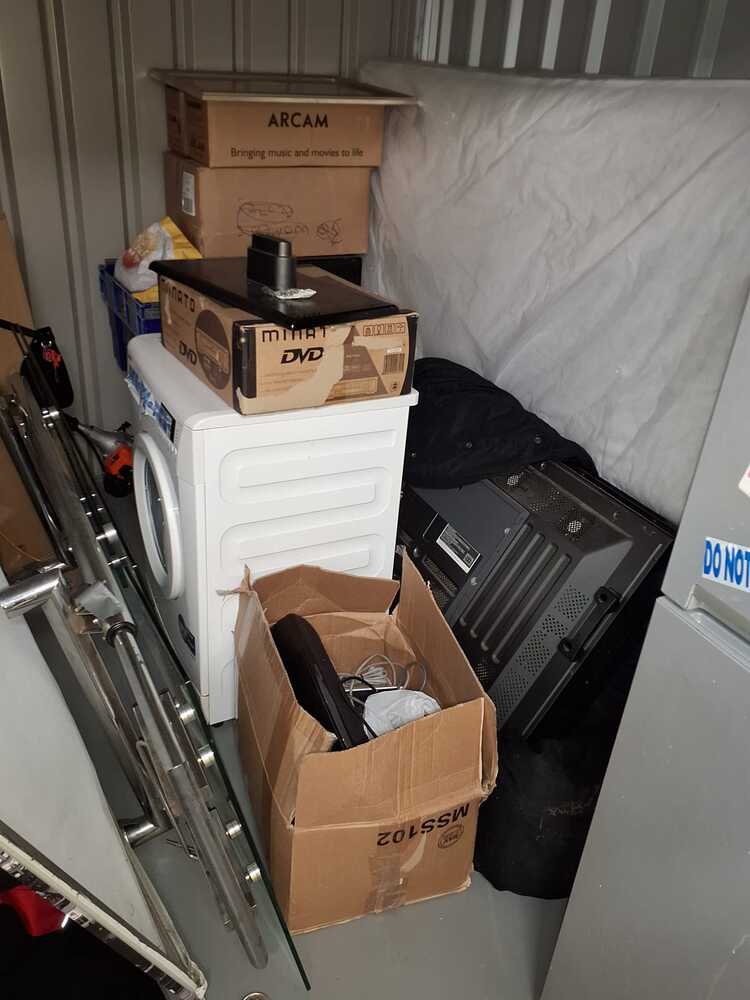 Liverpool Storage Unit auction IB-6655