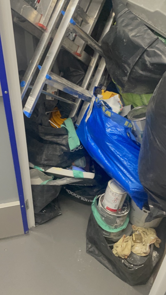 Kings Cross Storage Unit auction IB-6795