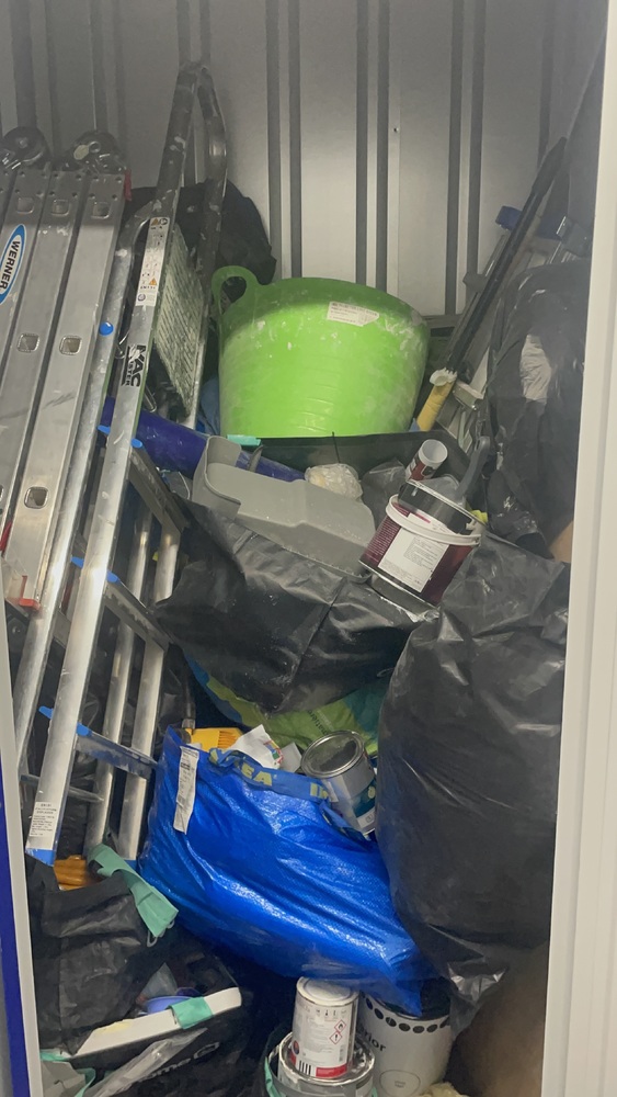 Kings Cross storage facility unit auction IB-6795