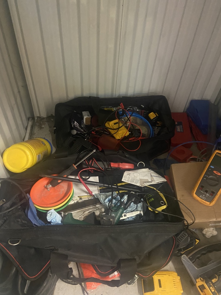 iBidOnStorage.co.uk Access Self Storage Auction 16630771746671