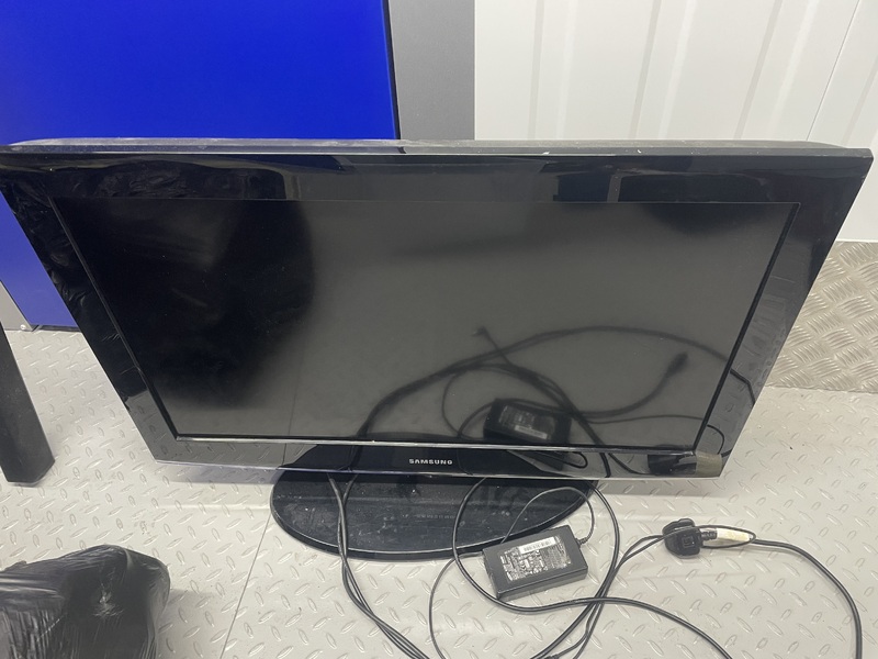 Bow storage facility unit auction IB-1883 16