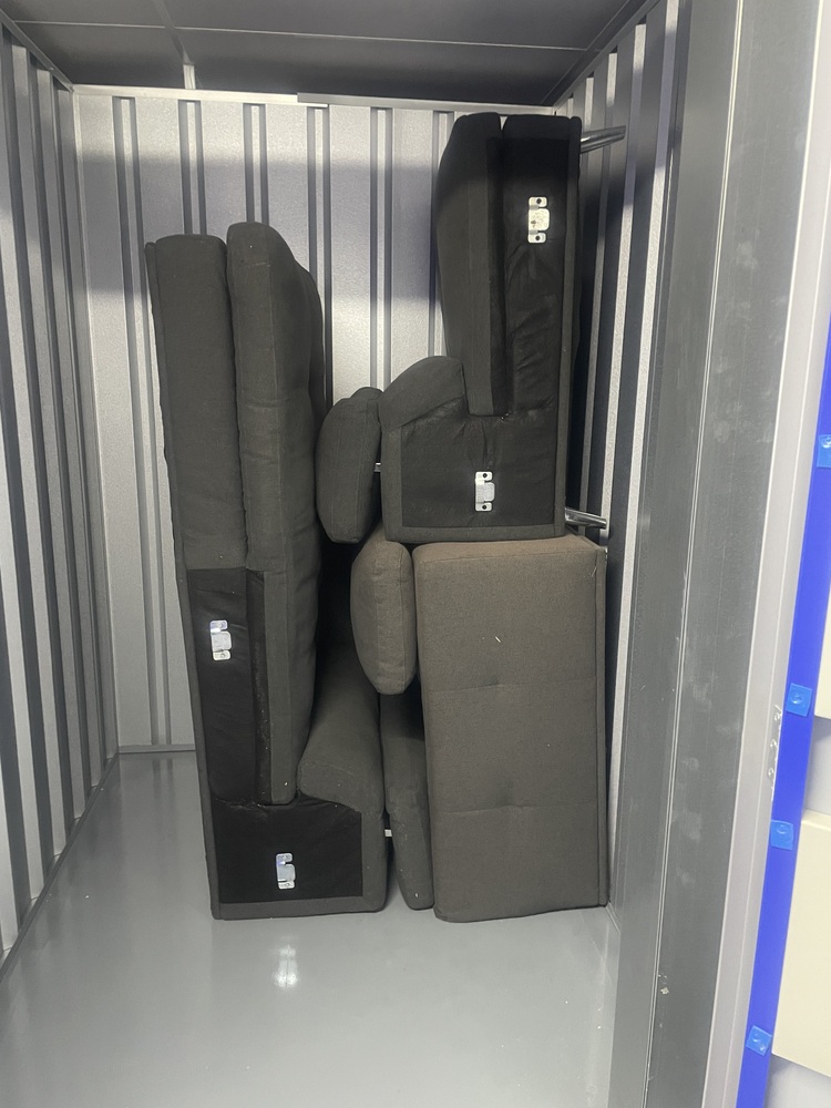 Lea Bridge Storage Unit auction IB-5004