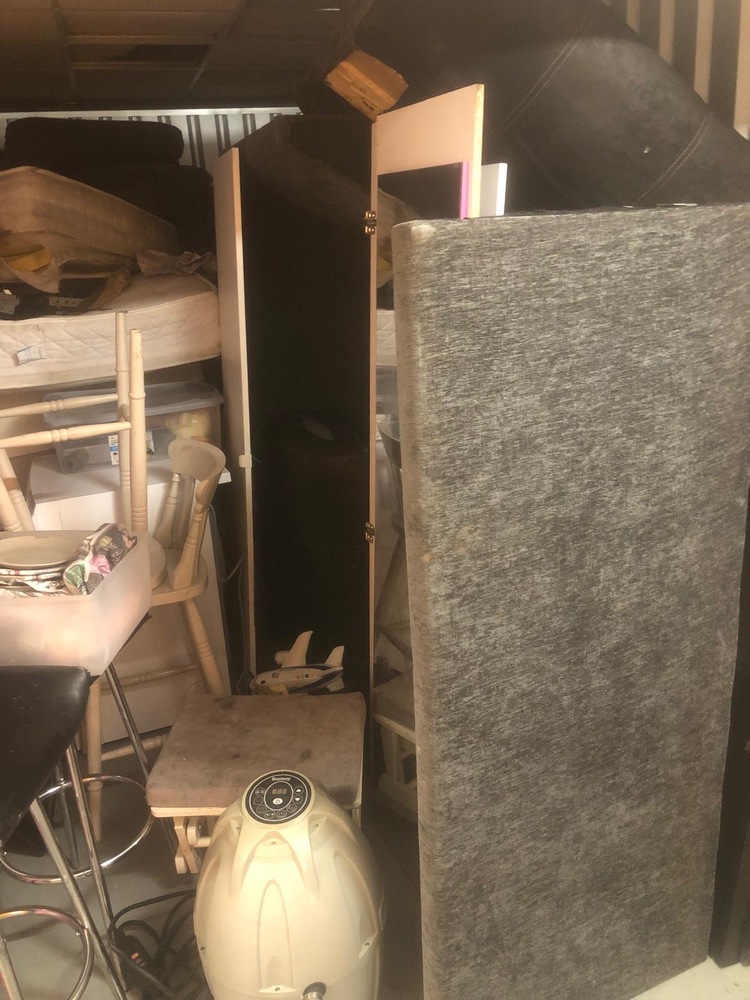 Redhill Storage Unit auction IB-7900
