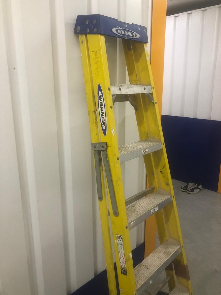 Eastbourne Storage auction IB-7737 10