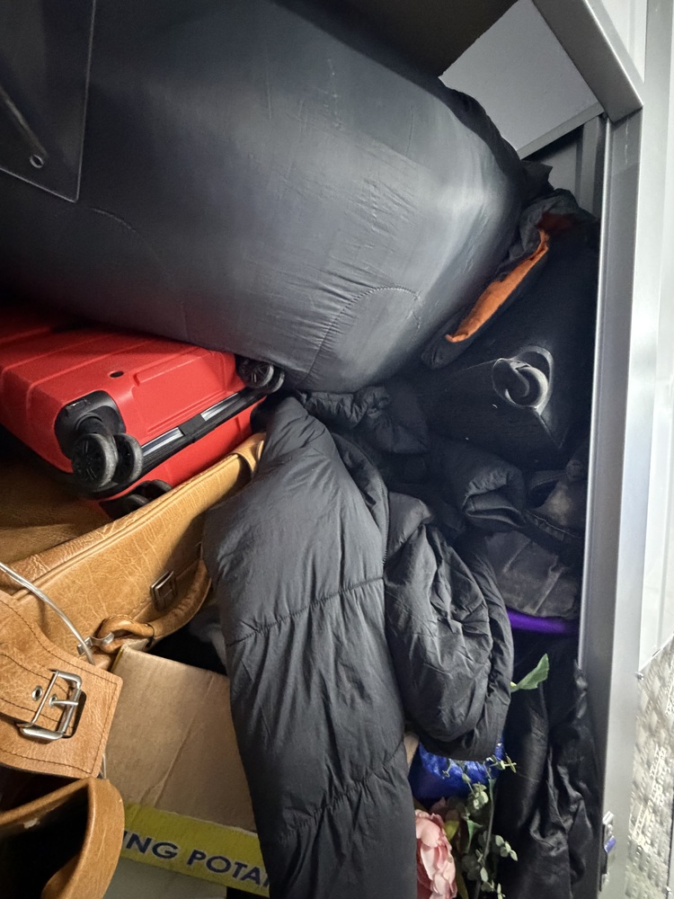 Paddington Self storage unit auction IB-6166 13