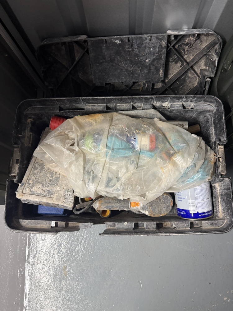 Edgware Storage Unit auction IB-6210 12