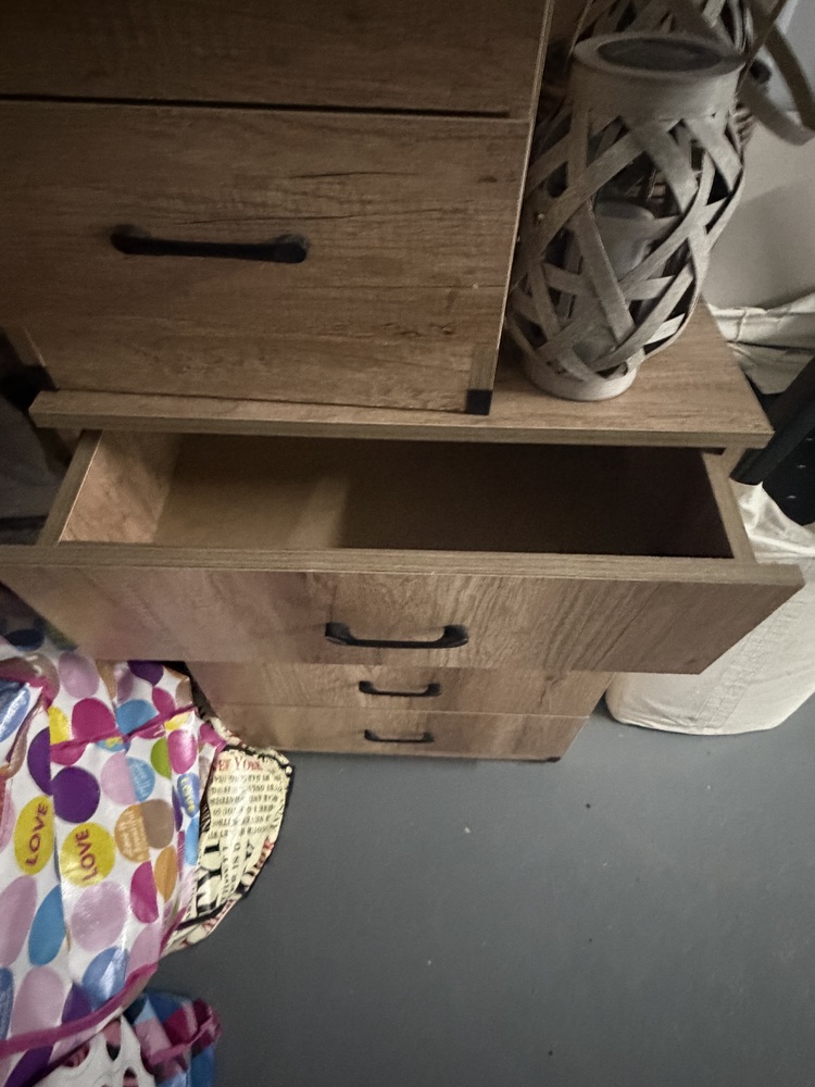 Edgware Storage Unit auction IB-6210 22