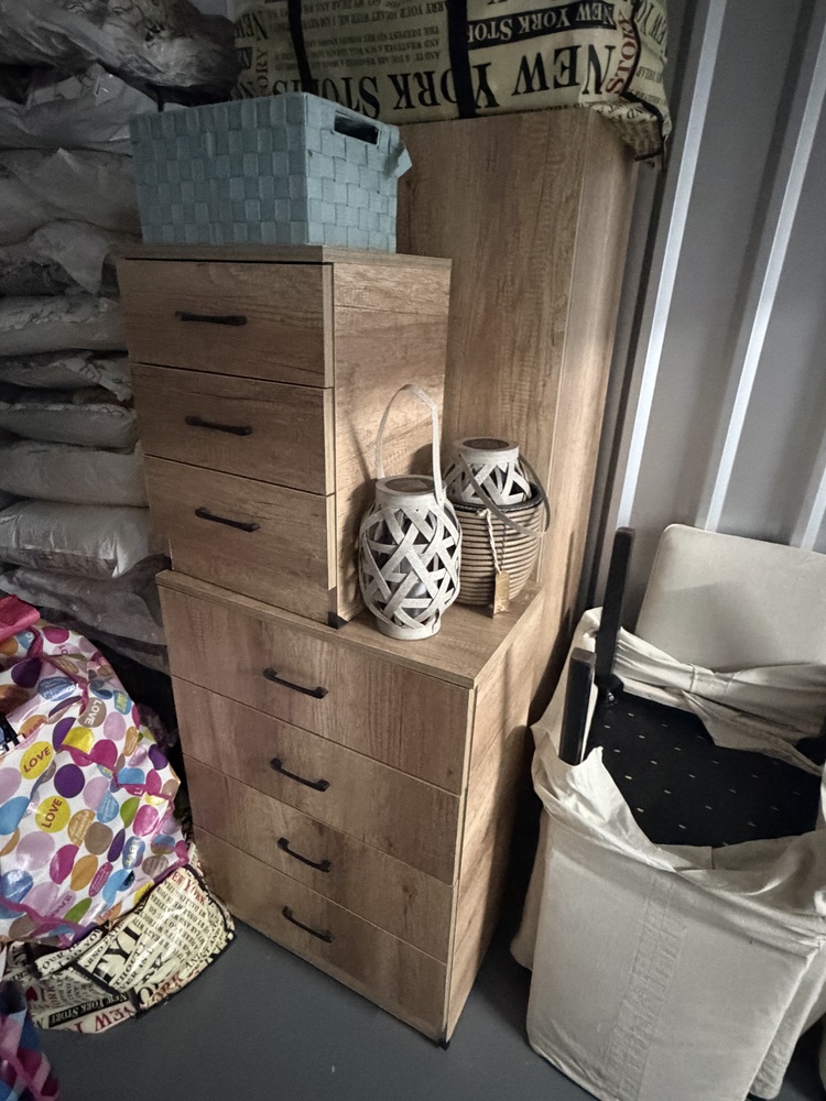 Edgware Self storage unit auction IB-6210 23