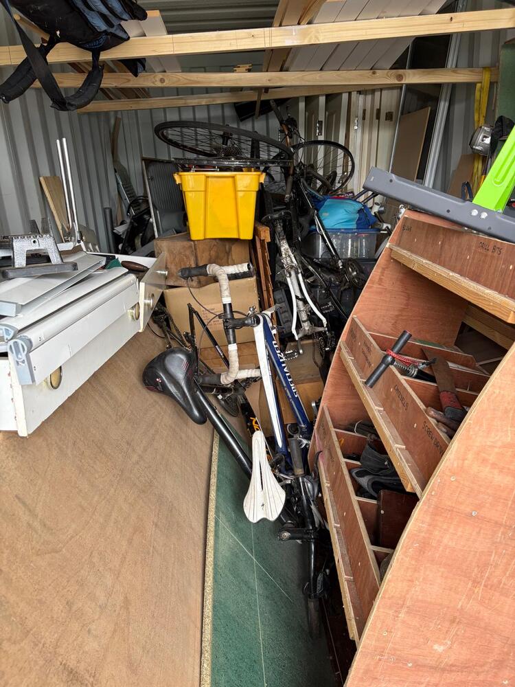 Leicestershire Self storage unit auction IB-2886