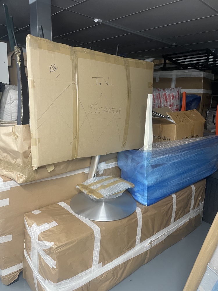 Morden Self storage unit auction IB-2780